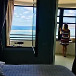 En Plena Playa De Canteras Лас-Пальмас-де-Гран-Канария